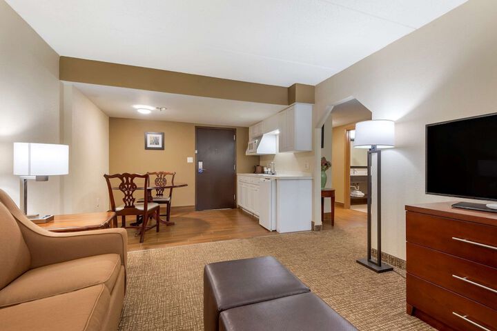 Room 16 of 36