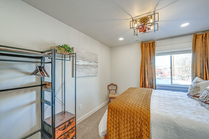 Stellar Craig Apartment - Walk to Restaurants!