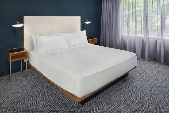 Courtyard by Marriott Kansas City Shawnee