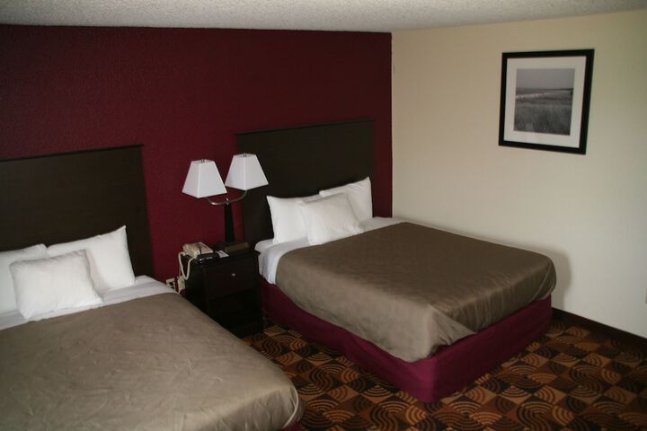 AmericInn by Wyndham Elkhorn Near Lake Geneva
