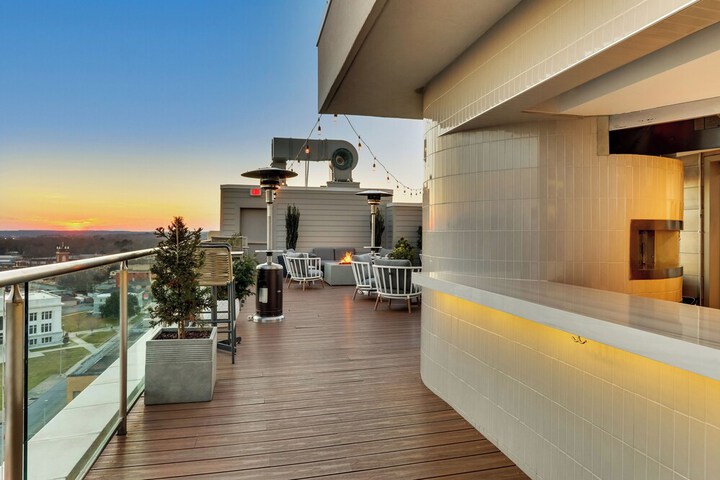 Threefoot Hotel Meridian, a Tribute Portfolio Hotel
