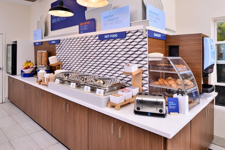 Breakfast/Coffee Service 44 of 60