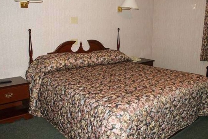 Room 23 of 33