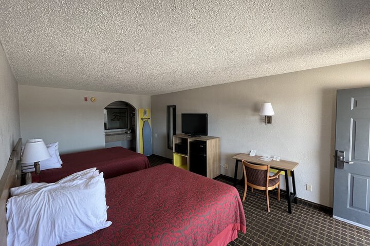 Room 32 of 47