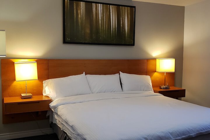 Room 52 of 63