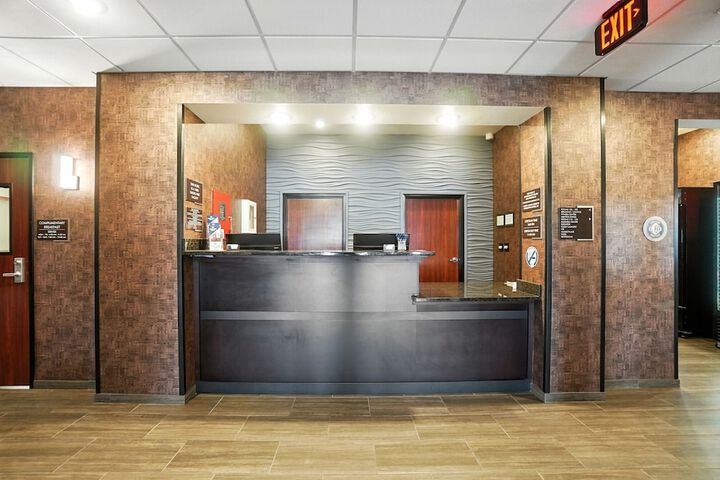 Cobblestone Hotel & Suites-Bellefontaine
