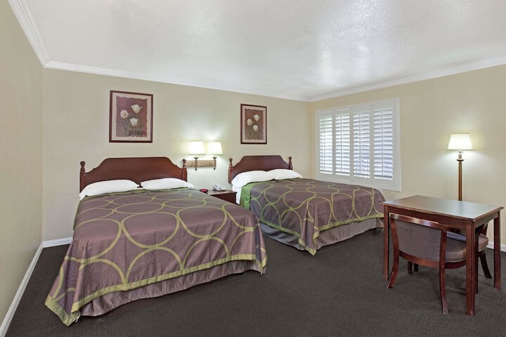 Room 20 of 32