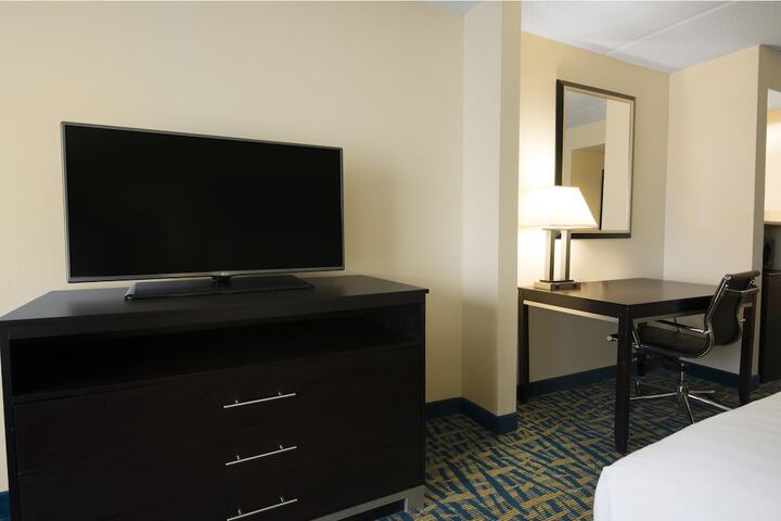 Room 15 of 37