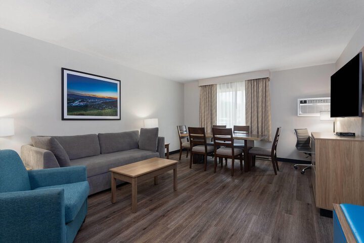 Days Inn and Suites by Wyndham Downtown Missoula-University