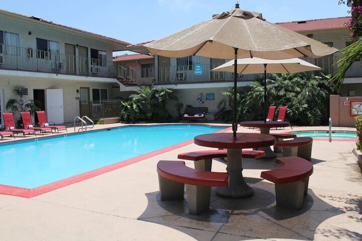 Pool 2 of 40
