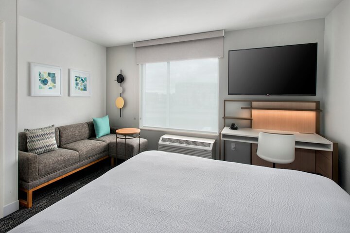 Room 20 of 28