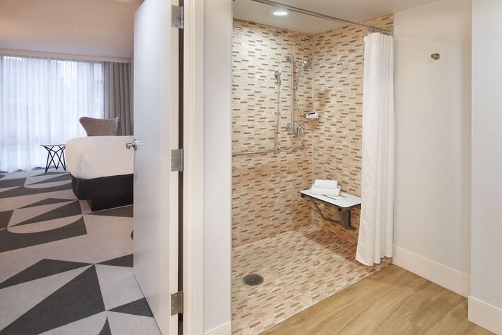 Room 26 of 64