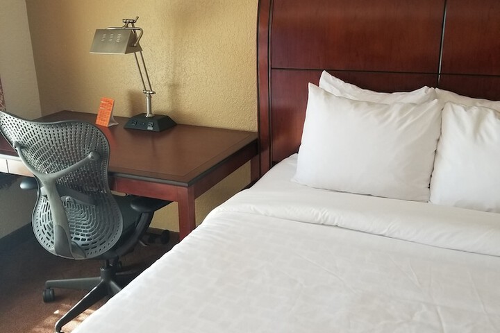 Room 76 of 115