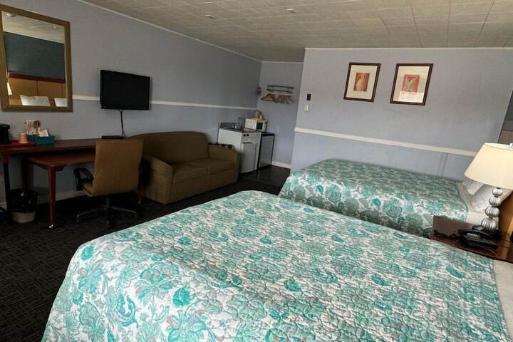 Room 8 of 28