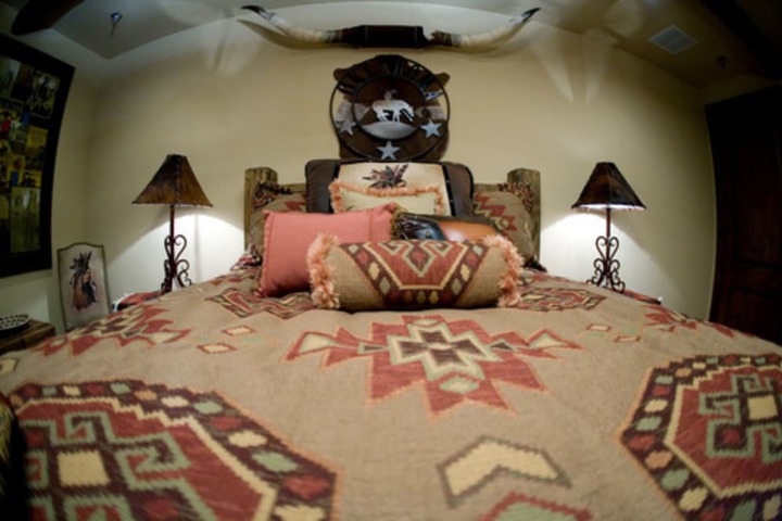 Two Hearts Inn