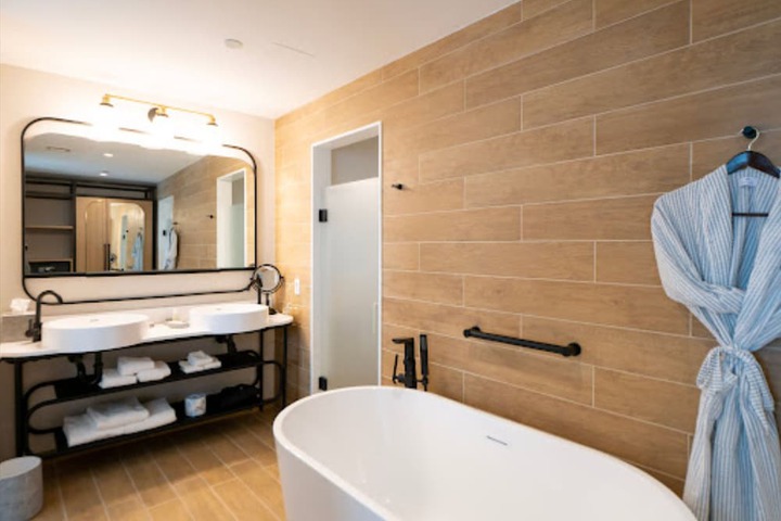 The Brenton Hotel