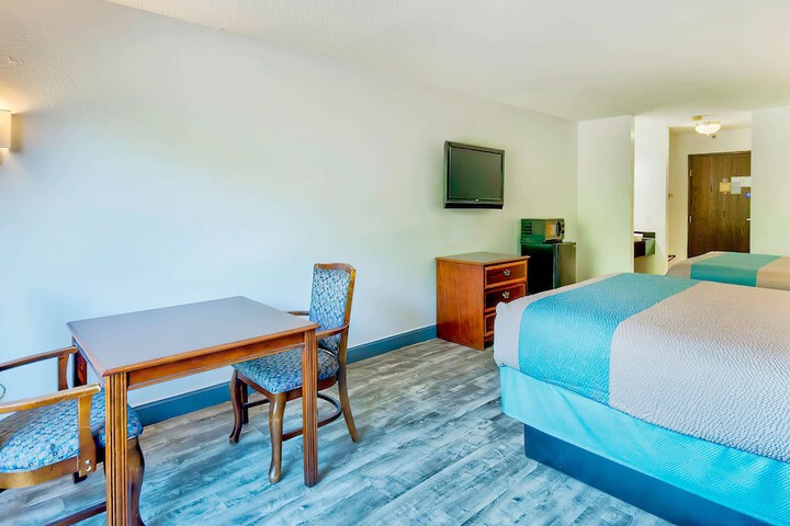 Motel 6 Grand Rivers KY