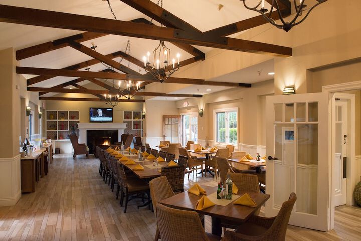 Lighthouse Lodge & Cottages