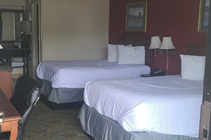 Room 15 of 25