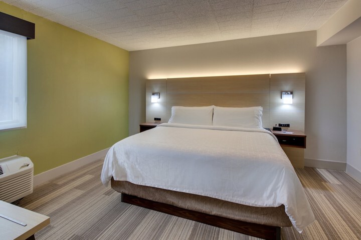 Room 33 of 55