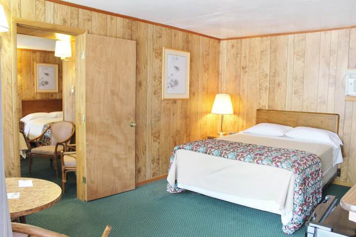 Room 28 of 35