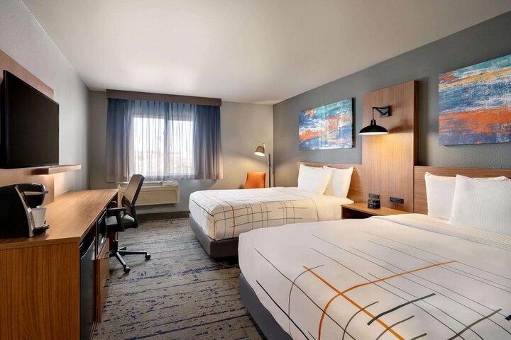 La Quinta Inn & Suites by Wyndham Springfield