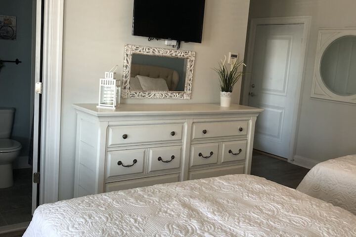 Room 37 of 74