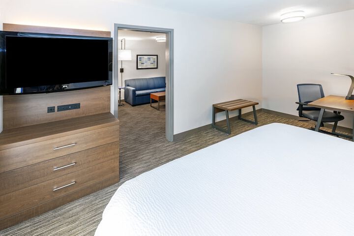 Holiday Inn Express & Suites Sulphur (Lake Charles) by IHG