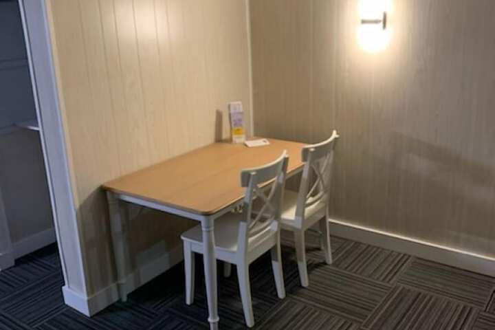 Room 12 of 17