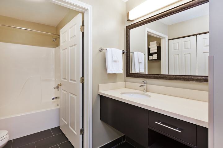 Staybridge Suites Detroit-Utica by IHG