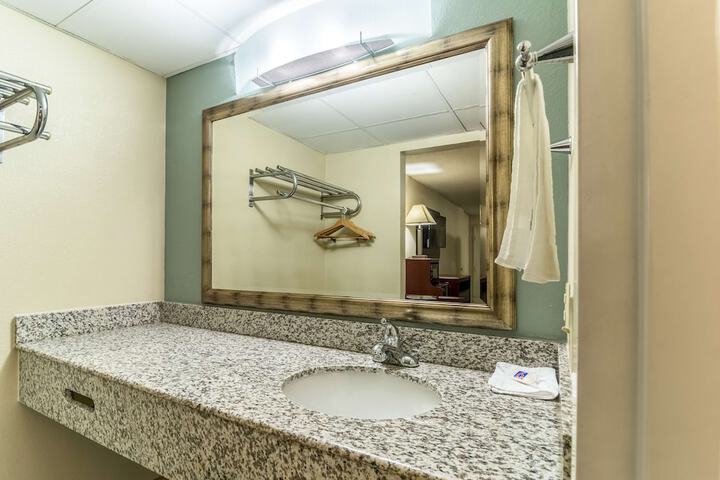Motel 6 Kenly NC