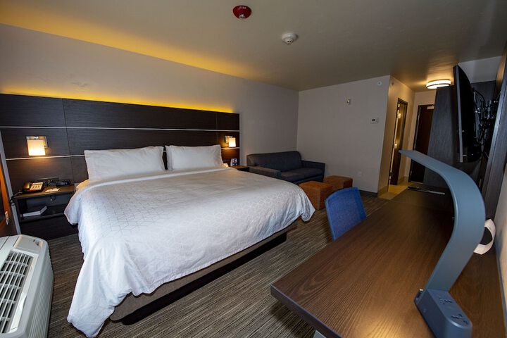 Room 48 of 79