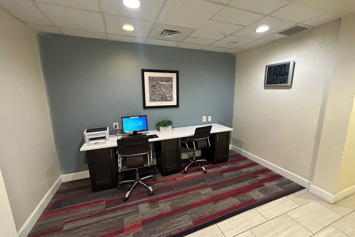 Business Center 38 of 38