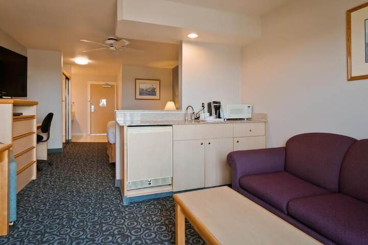 Room 8 of 35