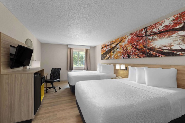 Days Inn by Wyndham Carthage