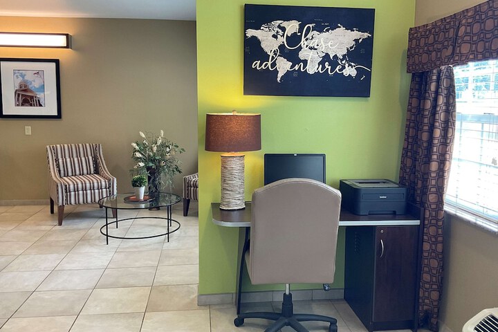Business Center 27 of 27