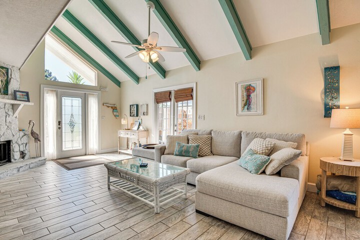 Cape Canaveral Cottage w / Pool - Walk to Beach!