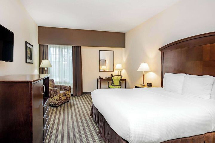 Room 33 of 44