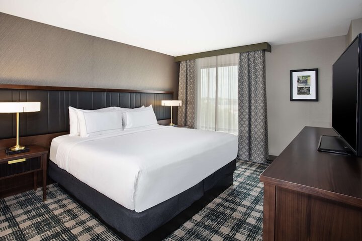 DoubleTree by Hilton Lansing