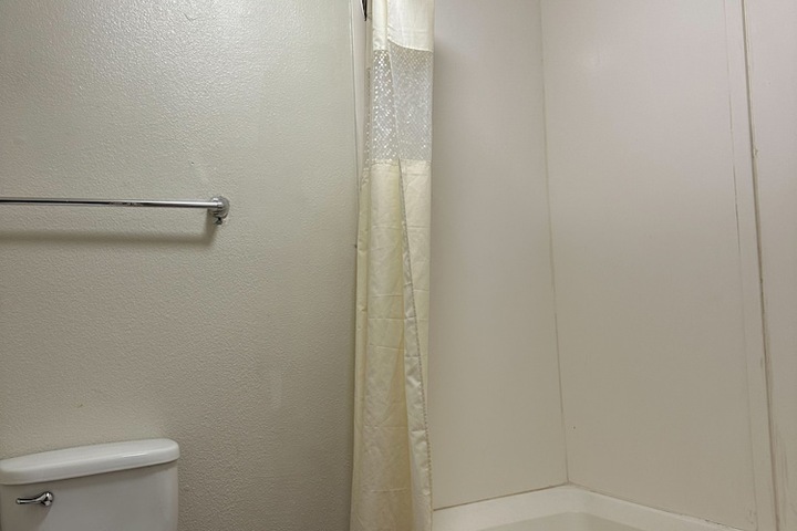 Room 11 of 11