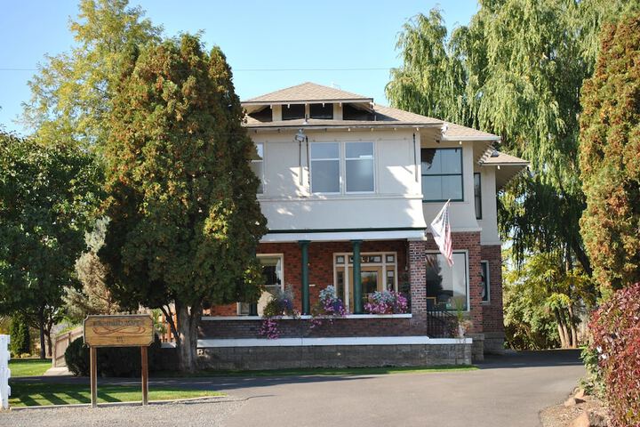 Birchfield Manor Inn and Restaurant