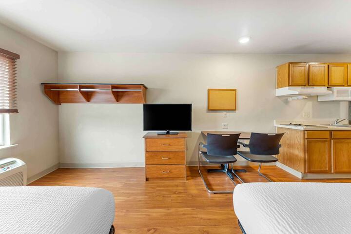Room 18 of 28