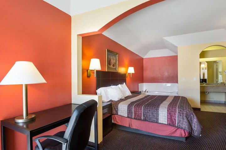 Room 16 of 27