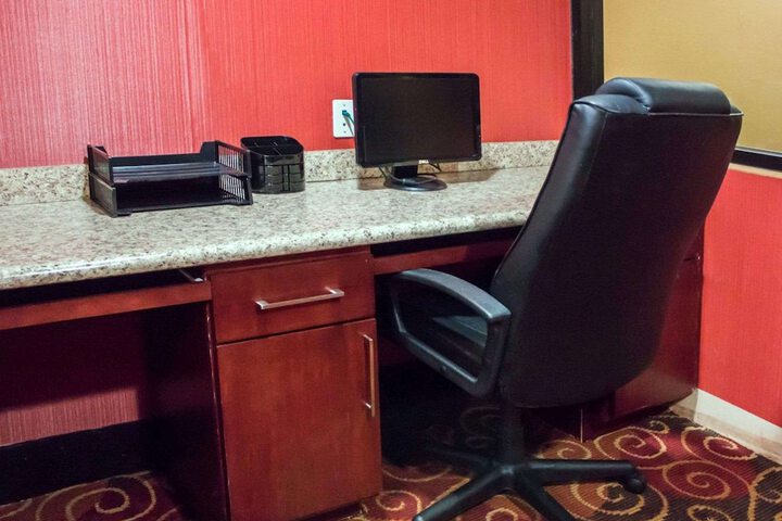 Business Center 30 of 33