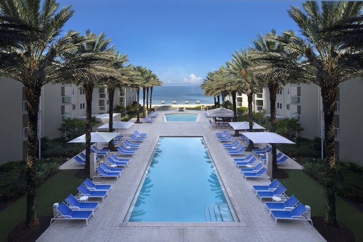 Edgewater Beach Hotel