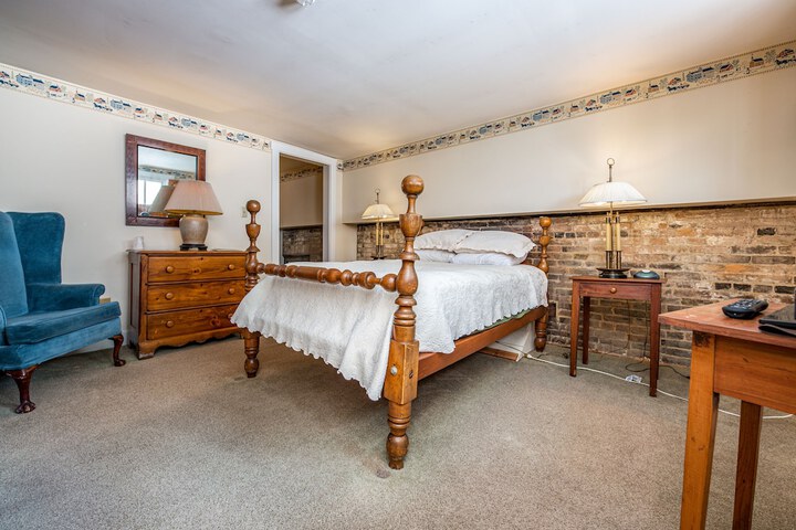 Wayside Inn
