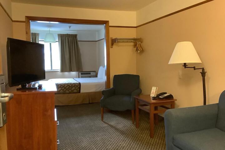 Luxury Inn & Suites