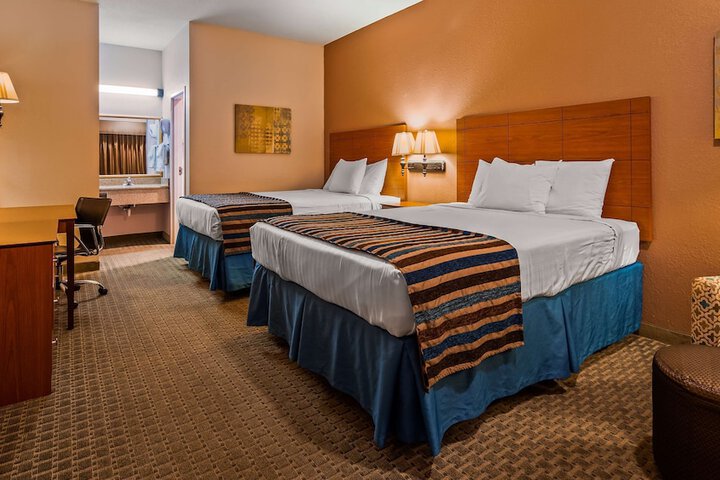 Room 14 of 28