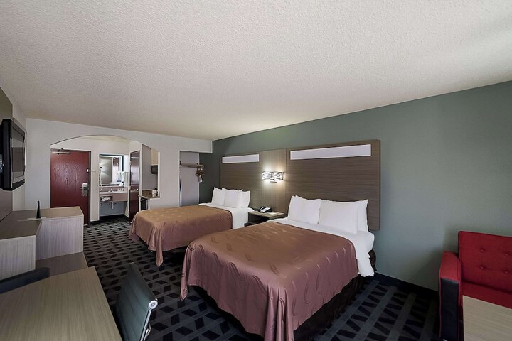 Room 35 of 64