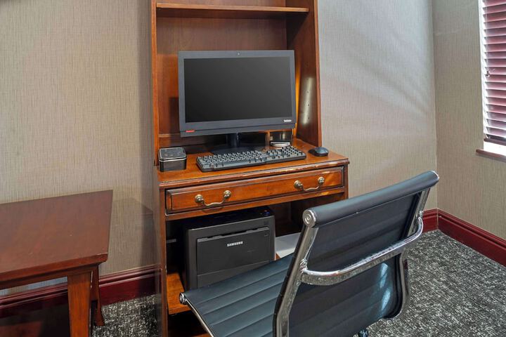 Business Center 33 of 33